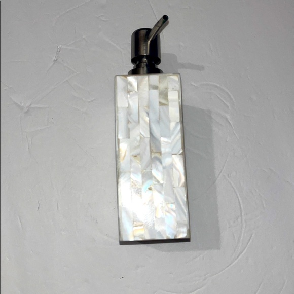 Matira Soap Pump Dispenser in White - Picture 3 of 4